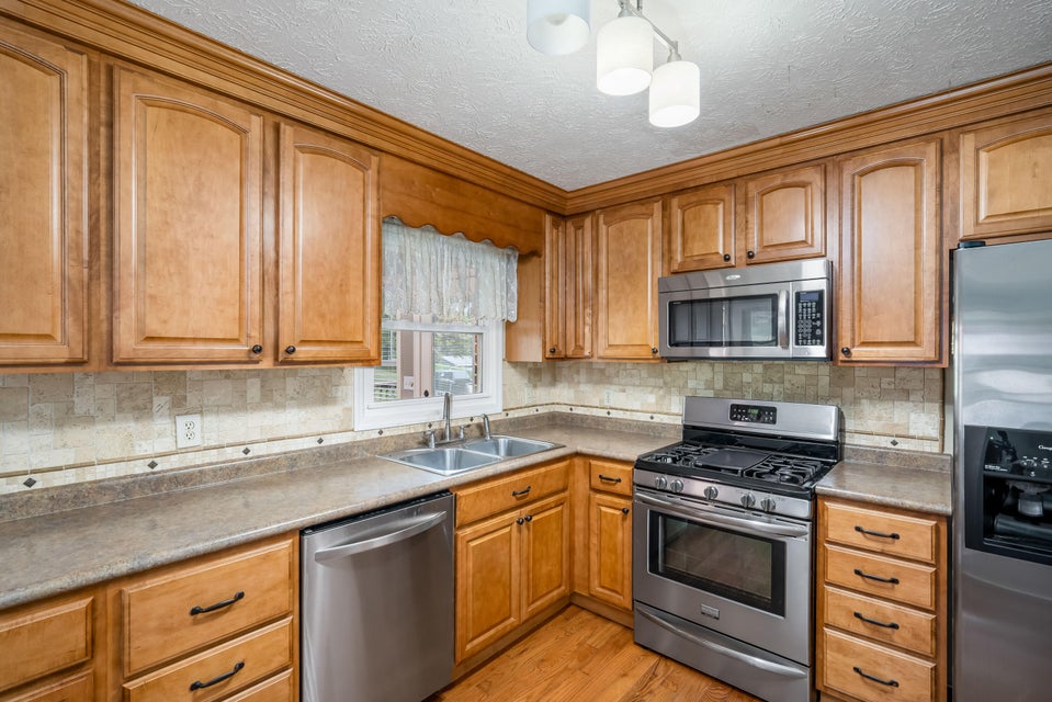 Photo #19: 801 Redwood Drive