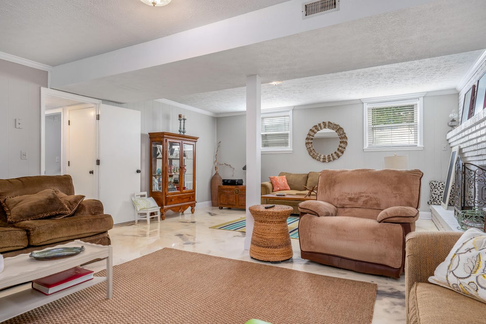 Photo #38: 801 Redwood Drive