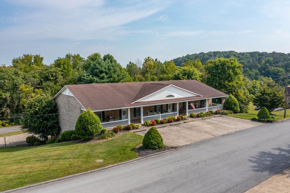 Photo #6: 101 Crestview Drive