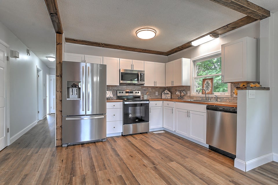 Photo #6: 400 Hermitage Drive
