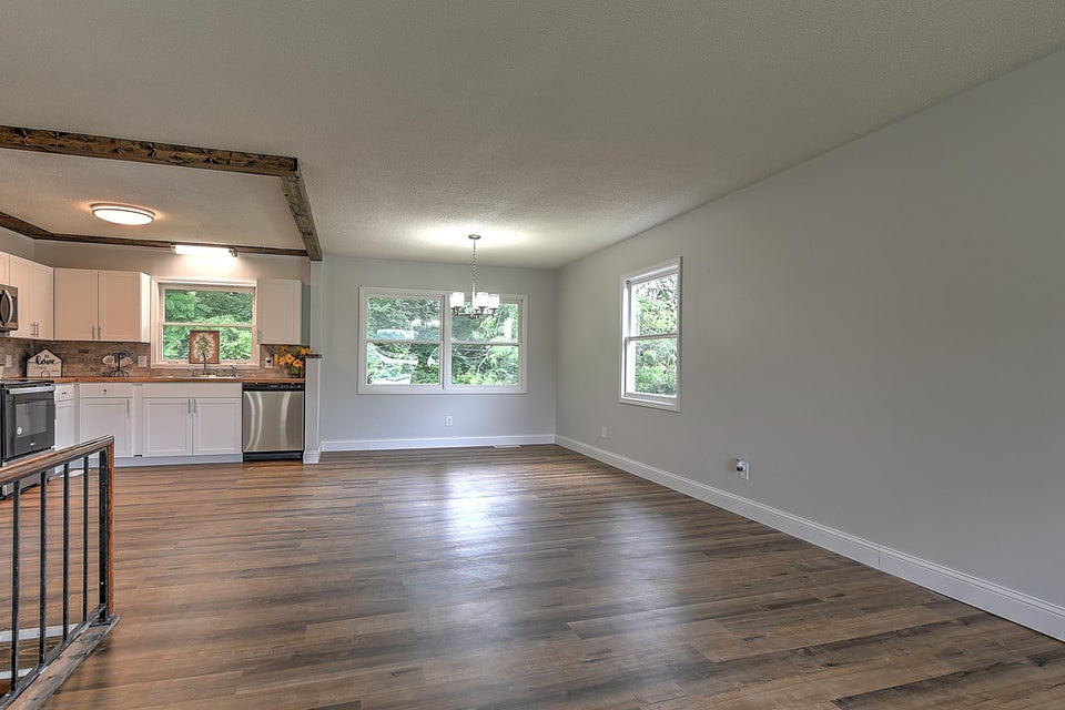 Photo #11: 400 Hermitage Drive