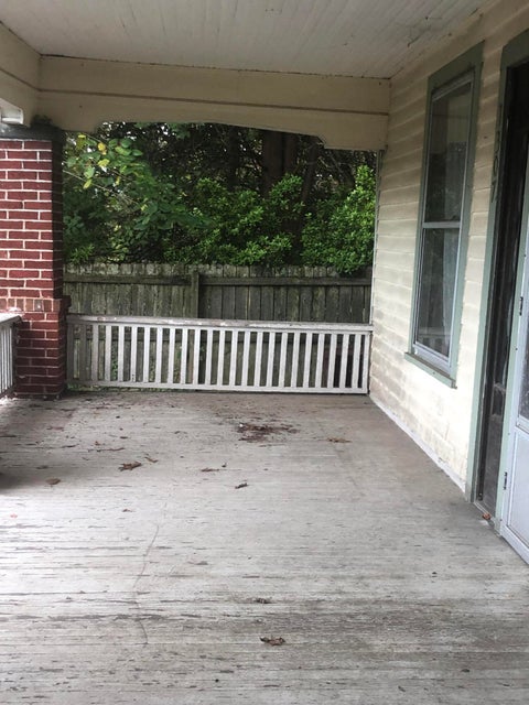 Photo #2: 1307 Baxter Street