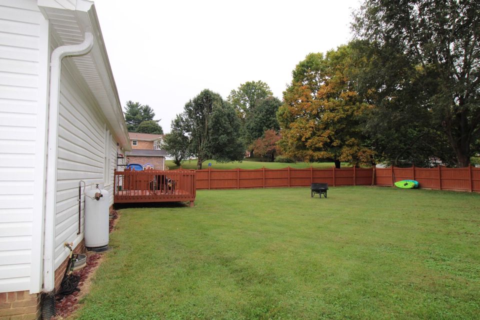 Photo #4: 2705 Oak Cliff Court