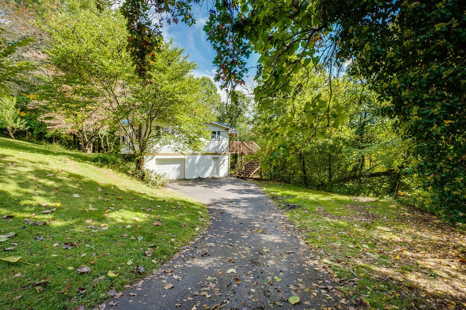 Photo #4: 719 Outer Drive
