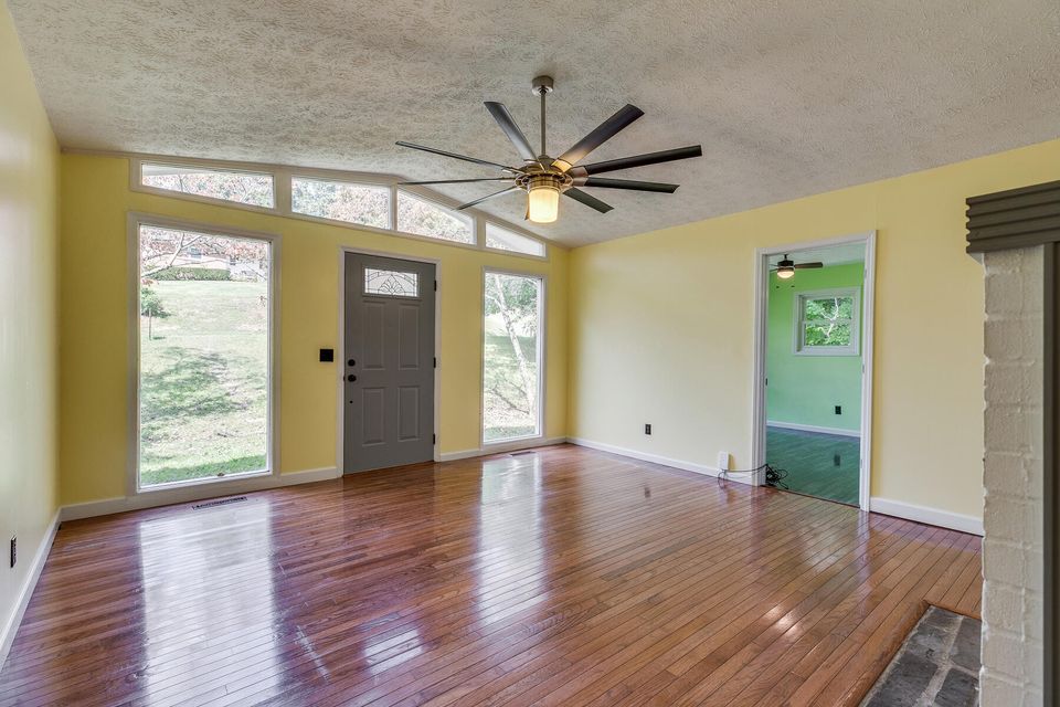 Photo #10: 719 Outer Drive