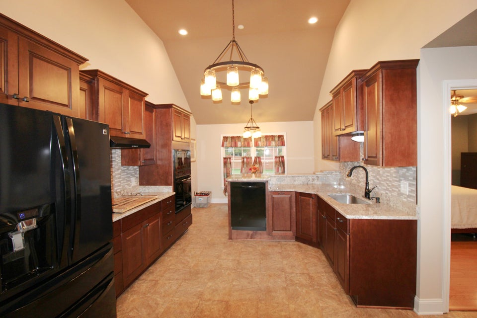 Photo #33: 2705 Oak Cliff Court