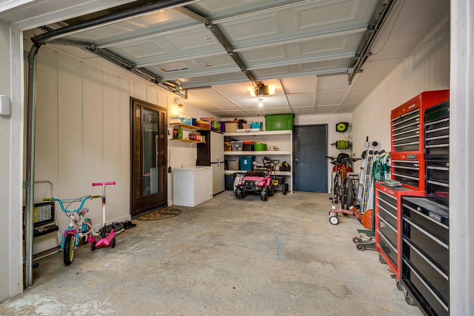 Photo #32: 3801 Thornton Drive