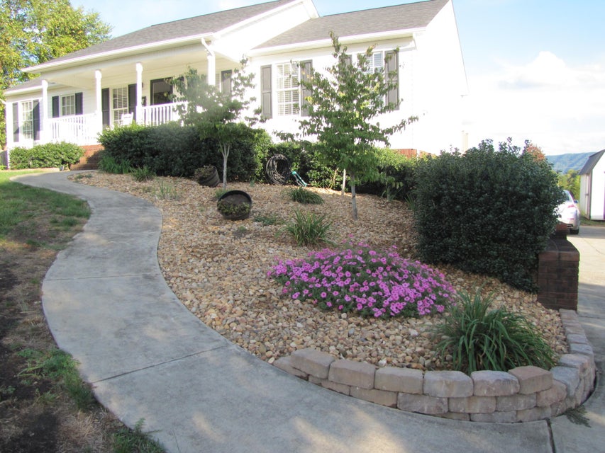 Photo #4: 807 Mockingbird Court