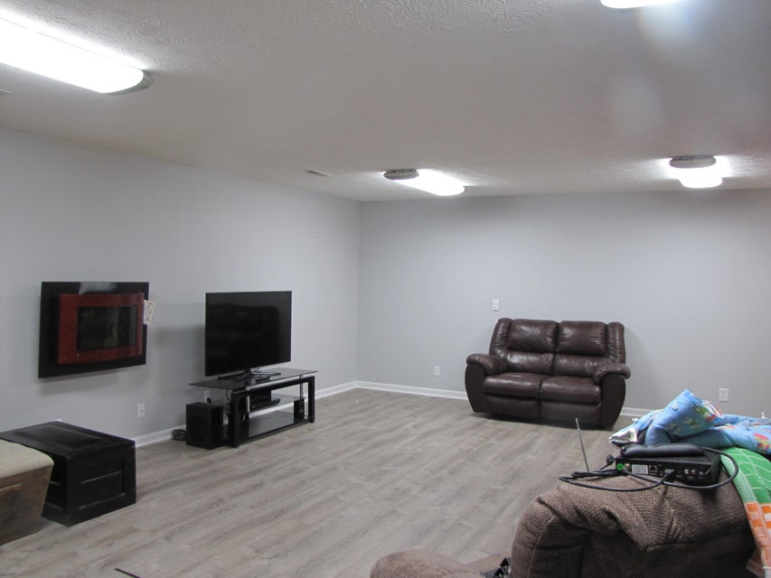 Photo #27: 807 Mockingbird Court