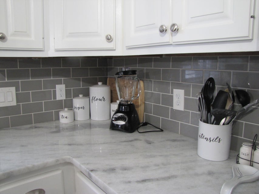 Photo #12: 807 Mockingbird Court