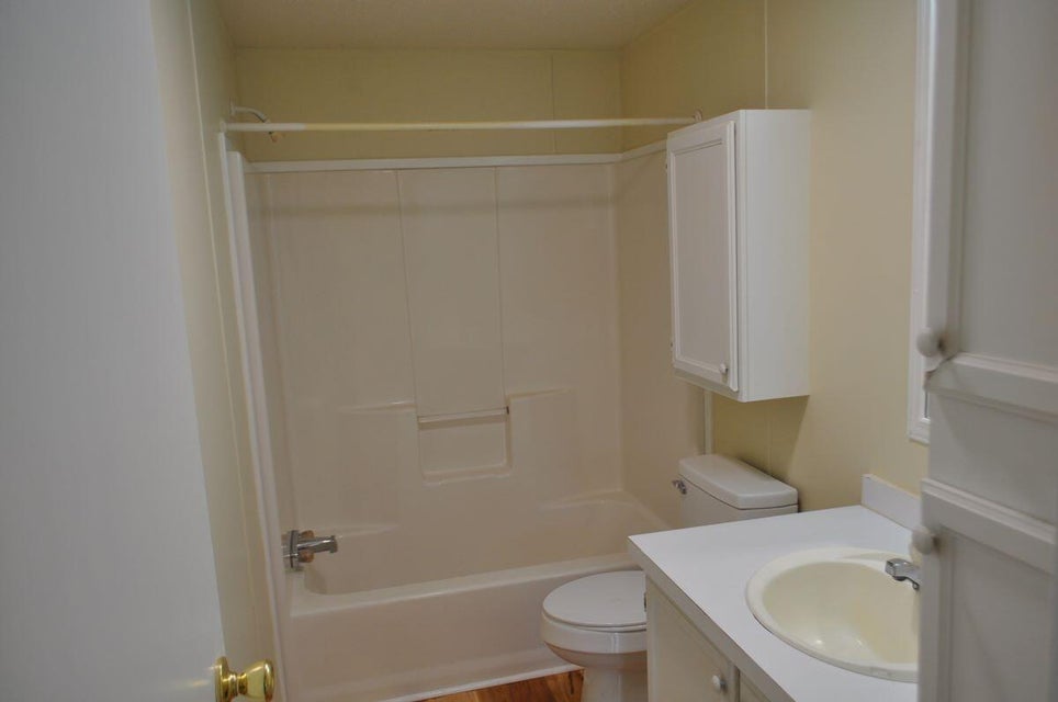 Photo #17: 814 University Street