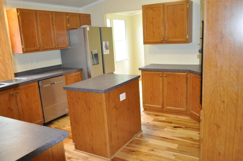 Photo #10: 814 University Street
