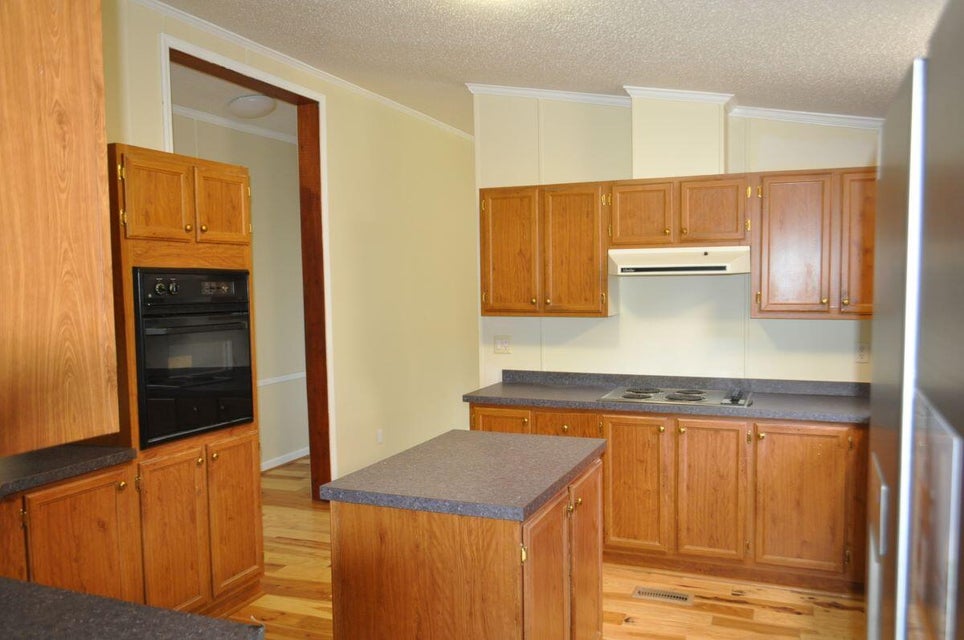 Photo #13: 814 University Street