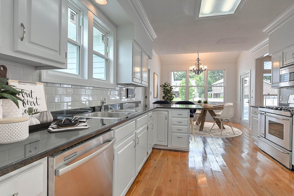 Photo #8: 106 Woodbriar Drive