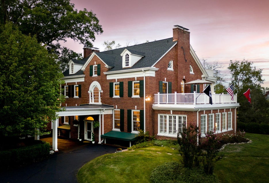 Photo #2: 100 Belvedere Heights