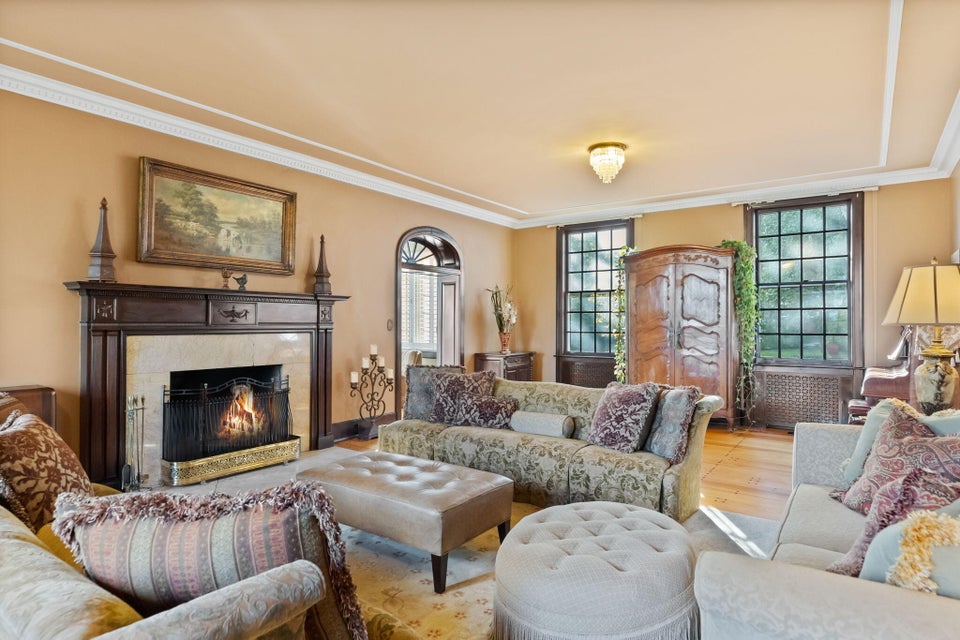 Photo #5: 100 Belvedere Heights