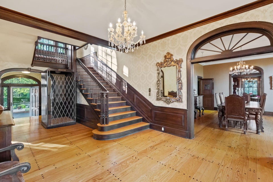 Photo #4: 100 Belvedere Heights