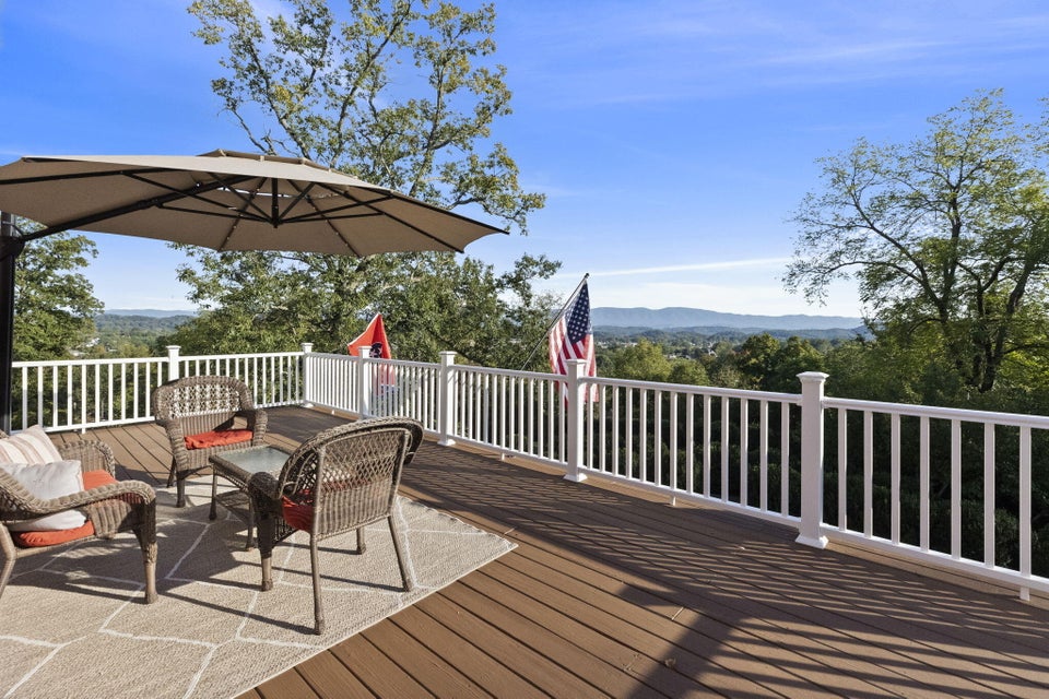 Photo #34: 100 Belvedere Heights