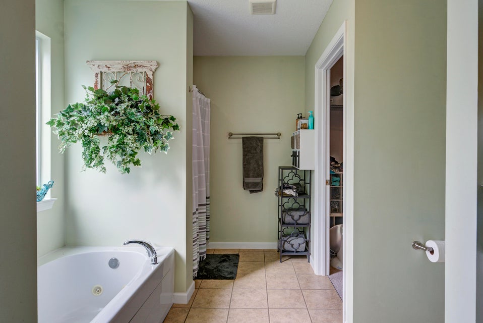 Photo #19: 1432 Glen Abbey Way