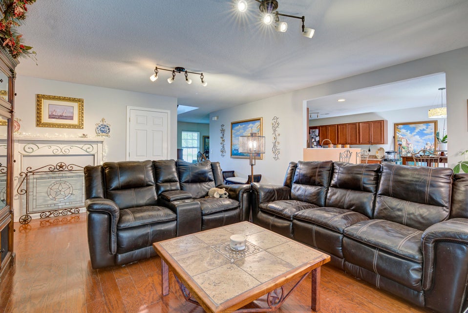 Photo #33: 1432 Glen Abbey Way