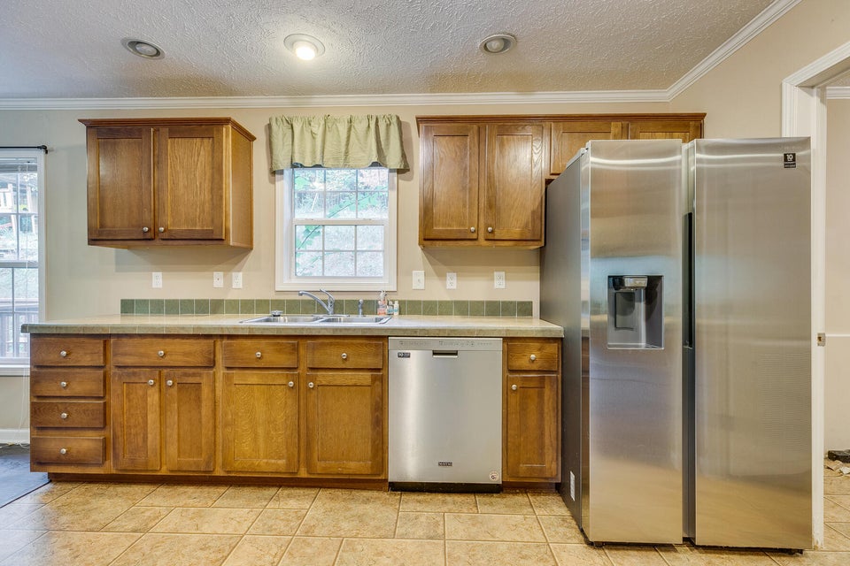Photo #16: 944 Chadwell Road