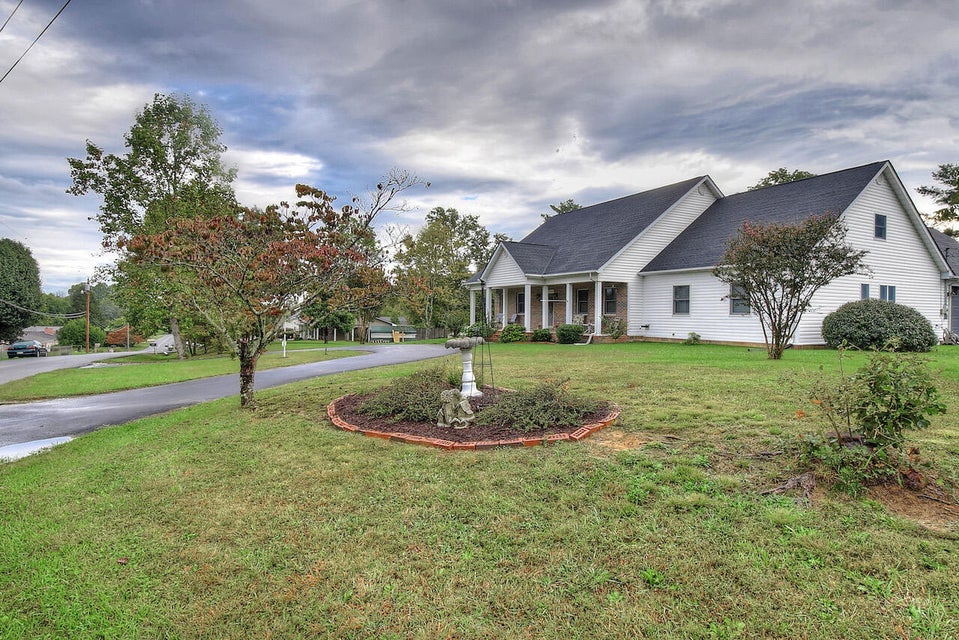 Photo #3: 3115 Summit Avenue