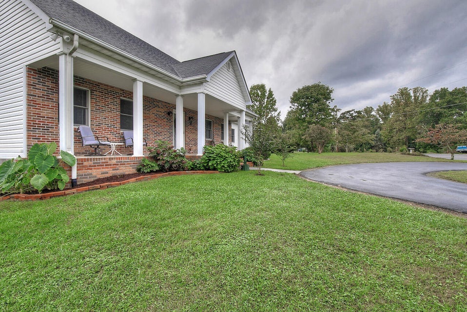 Photo #4: 3115 Summit Avenue