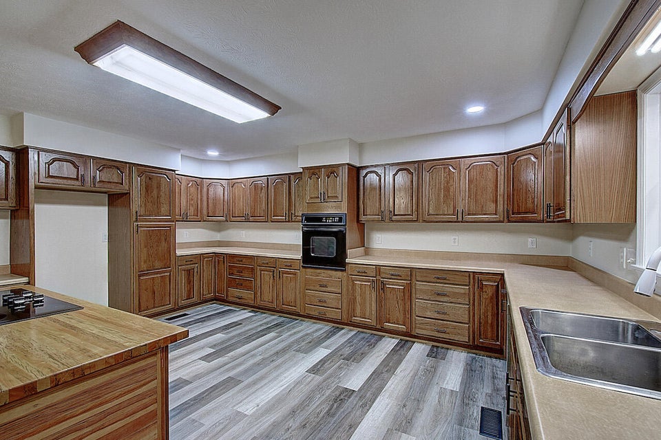 Photo #15: 3115 Summit Avenue