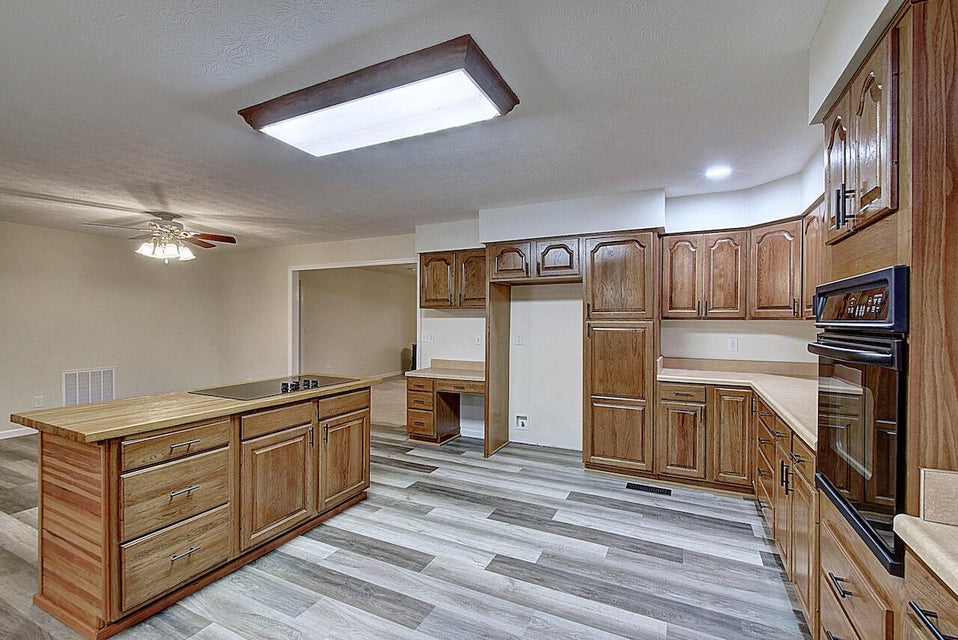 Photo #18: 3115 Summit Avenue