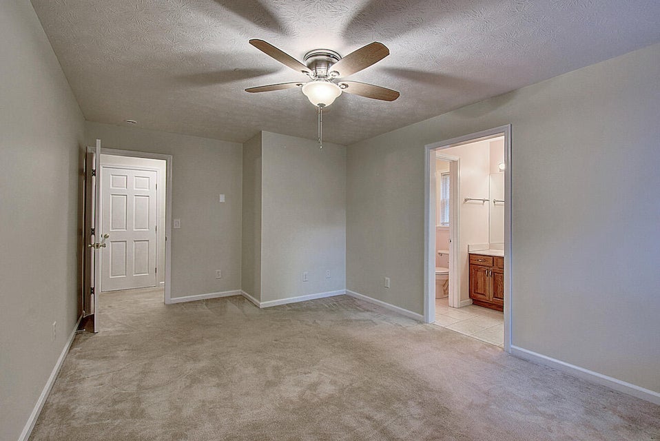 Photo #32: 3115 Summit Avenue
