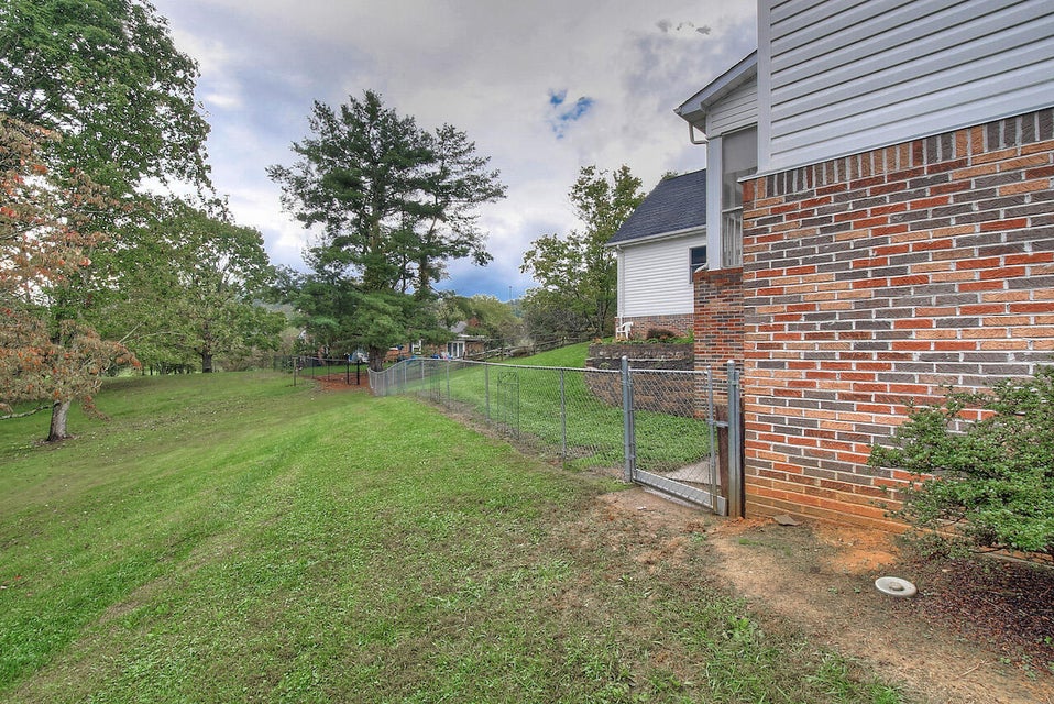 Photo #50: 3115 Summit Avenue