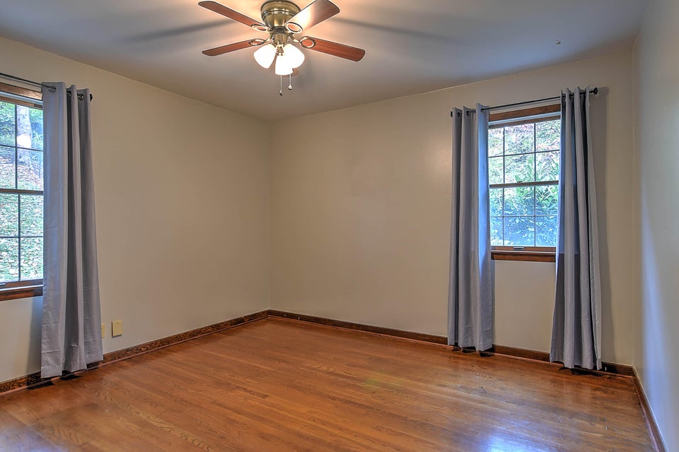 Photo #18: 135 Hillside Drive