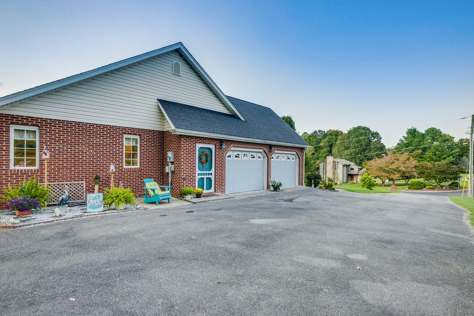 Photo #40: 264 Cain Drive