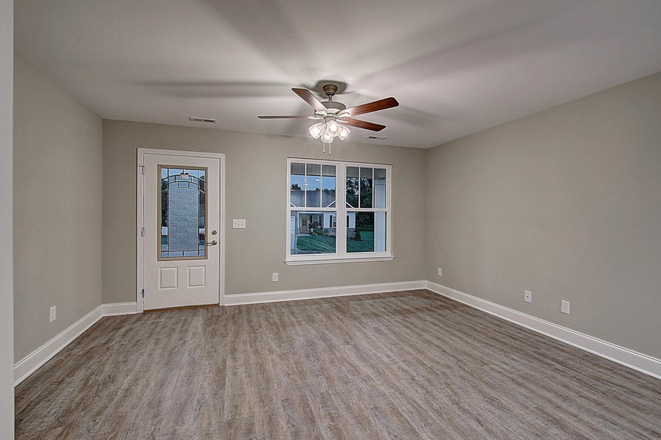 Photo #8: 1193 Lemongrass Drive