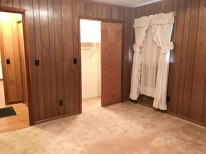 Photo #19: 222 Milbourn Street