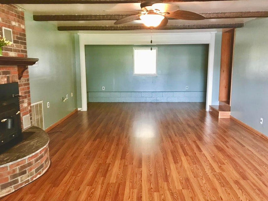 Photo #10: 222 Milbourn Street