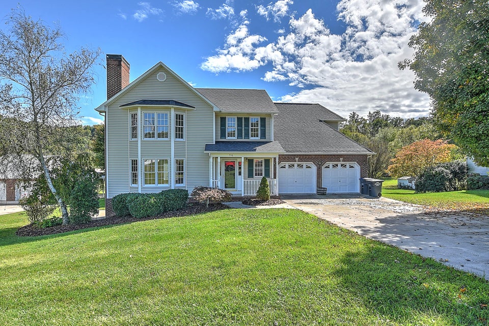 Photo #2: 736 Valley Drive