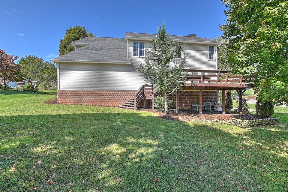 Photo #38: 736 Valley Drive
