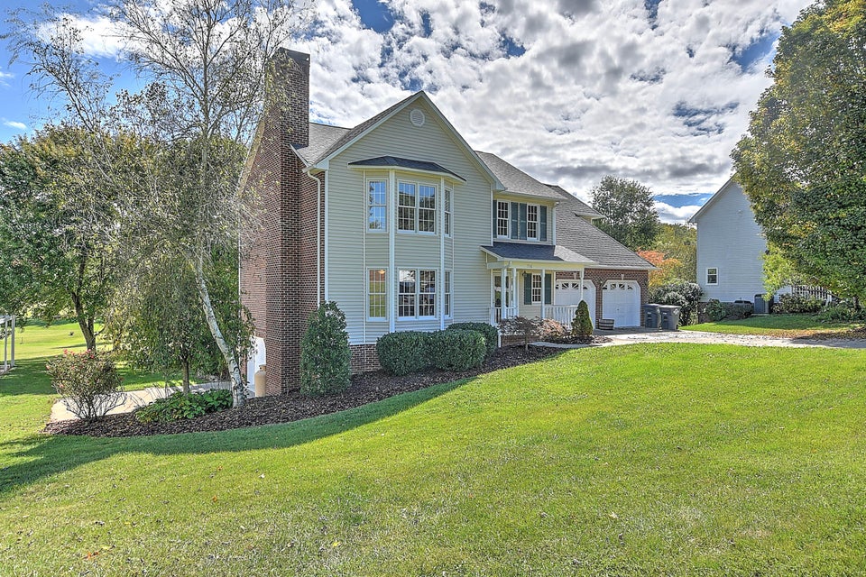 Photo #41: 736 Valley Drive
