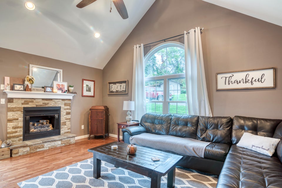 Photo #4: 517 Glade Street
