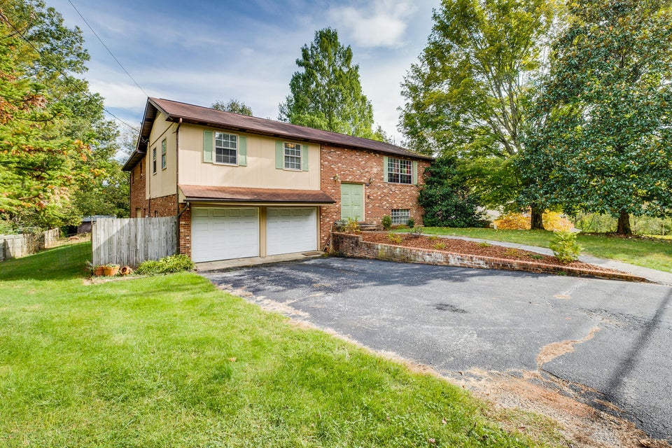 Photo #3: 132 Greyland Drive