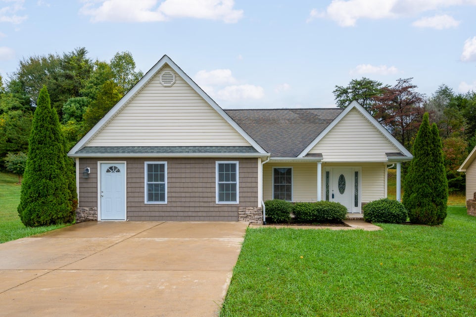 Photo #2: 250 Bradford Lane