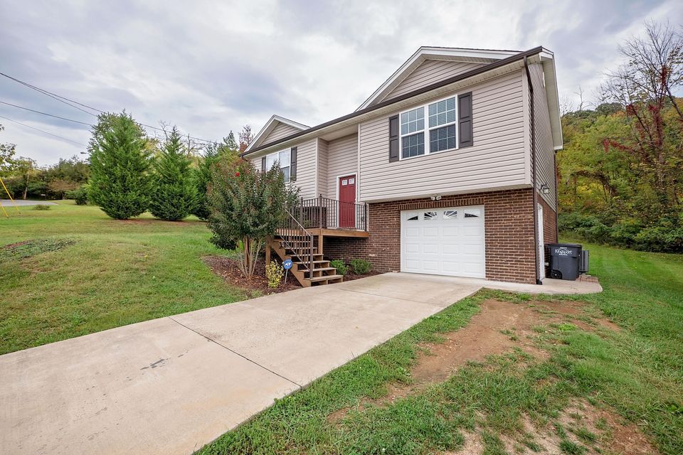 Photo #3: 1640 Ridgeway Drive