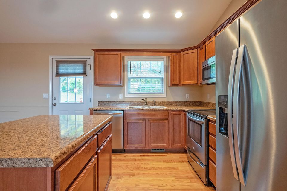 Photo #8: 1640 Ridgeway Drive