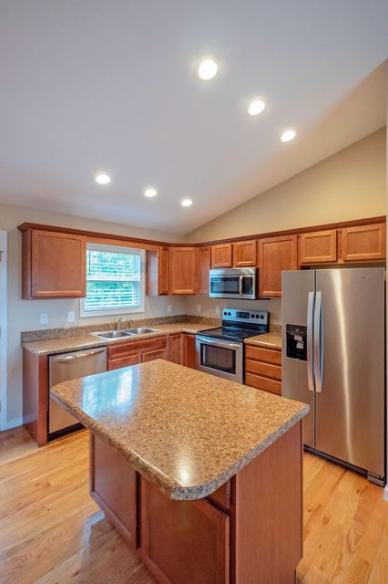Photo #9: 1640 Ridgeway Drive