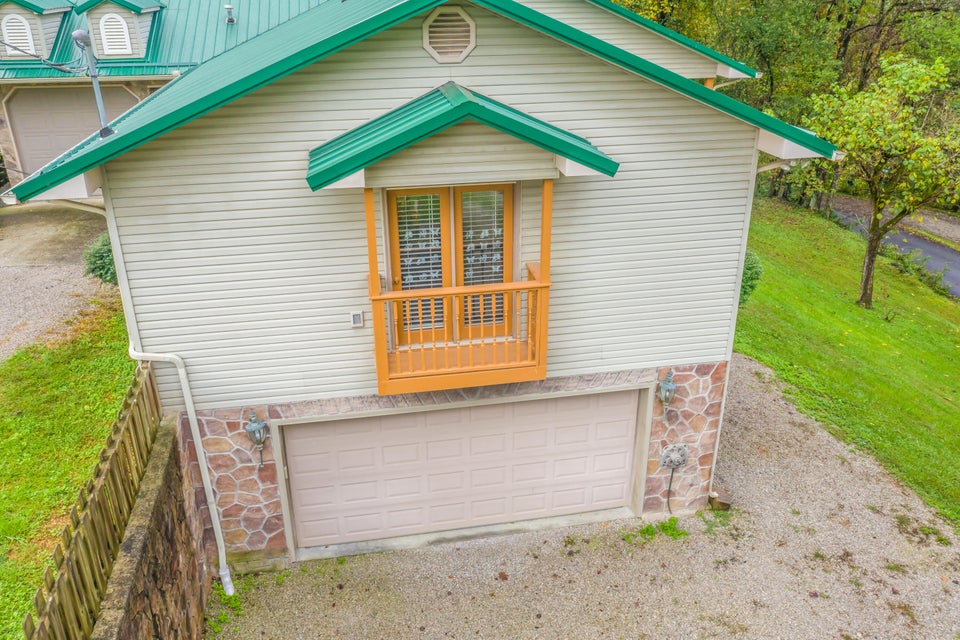 Photo #10: 122 Sierra Lane