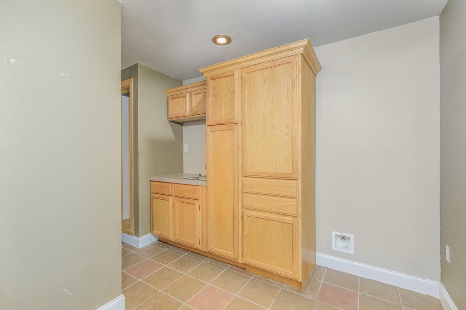 Photo #35: 122 Sierra Lane