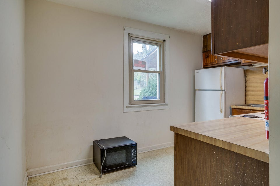 Photo #12: 1209 Lamont Street
