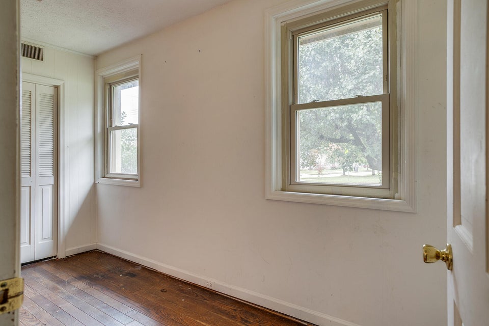 Photo #13: 1209 Lamont Street