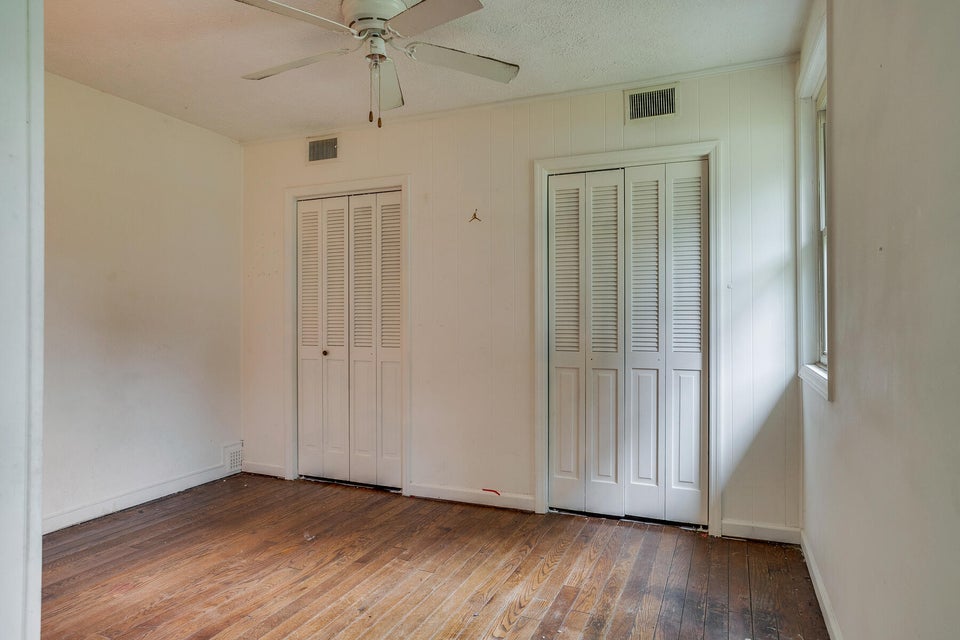 Photo #14: 1209 Lamont Street